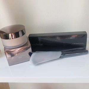 Laura Mercier Glow Powder + Brush- BRAND NEW!!!